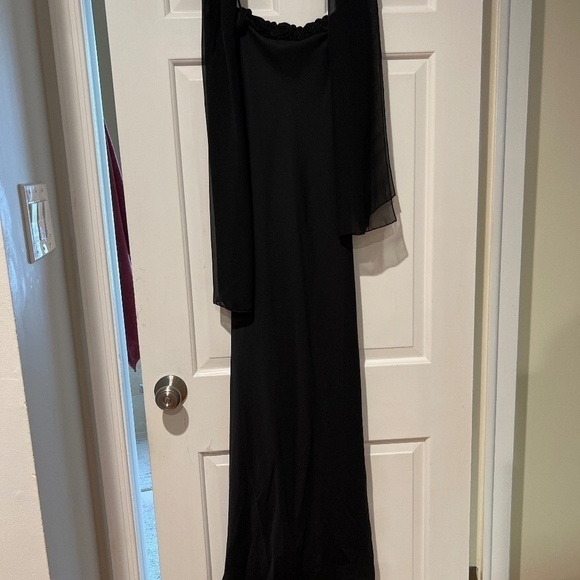 Retro 00s black gown - Picture 1 of 6
